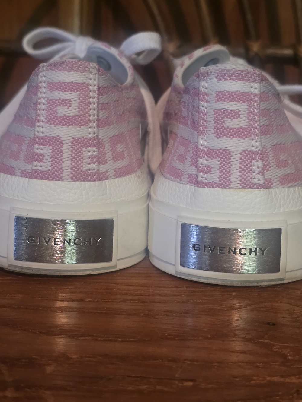 Givenchy Pink Patterned Low-Top Sneakers - Picture 3 of 16
